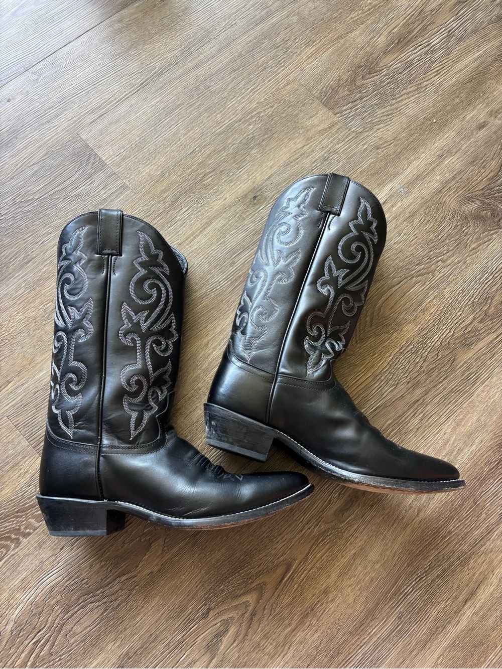 Buck 13” Western Black Men’s boots size 10 white stitching excellent condition